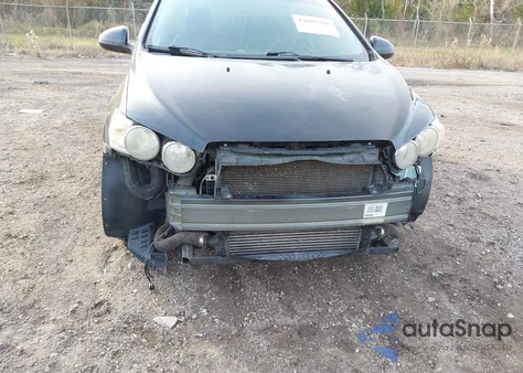 2013 Chevrolet Sonic Rs Auto z USA, uszkodzony, nr VIN 1G1JG6SB2D4152144